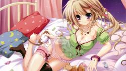 Аниме девушка в кровати