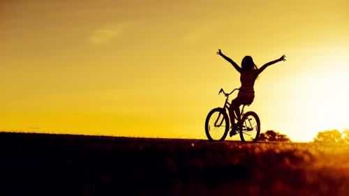 Девушка на велосипеде 1920x1200