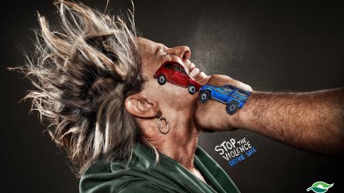 Прикольные нарисованные машины на голове и руке