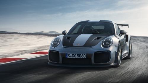 2018 Porsche 911 GT2 RS на гоночной трассе