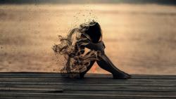 Грустная женщина обои 4K