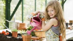 Девочка в саду картинки на рабочий стол