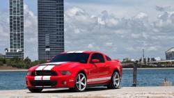 Красный автомобиль Ford Shelby GT500 картинки скачать