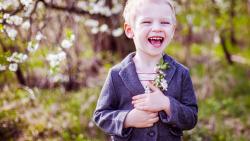 Маленький мальчик с улыбкой на лице картинки