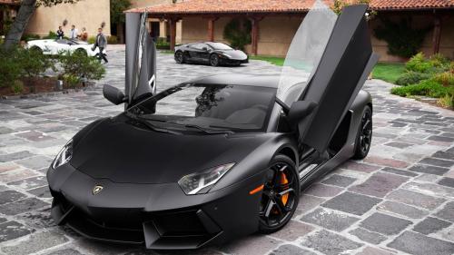 Черный спорткар Авентадор картинки