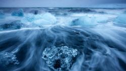 куски льда в океане