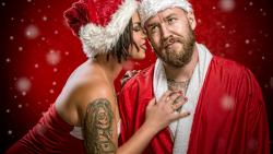 Jake Mattila, Helena Kesti, Санта Клаус, тату, девушка, колпак, мужик, поздравление 